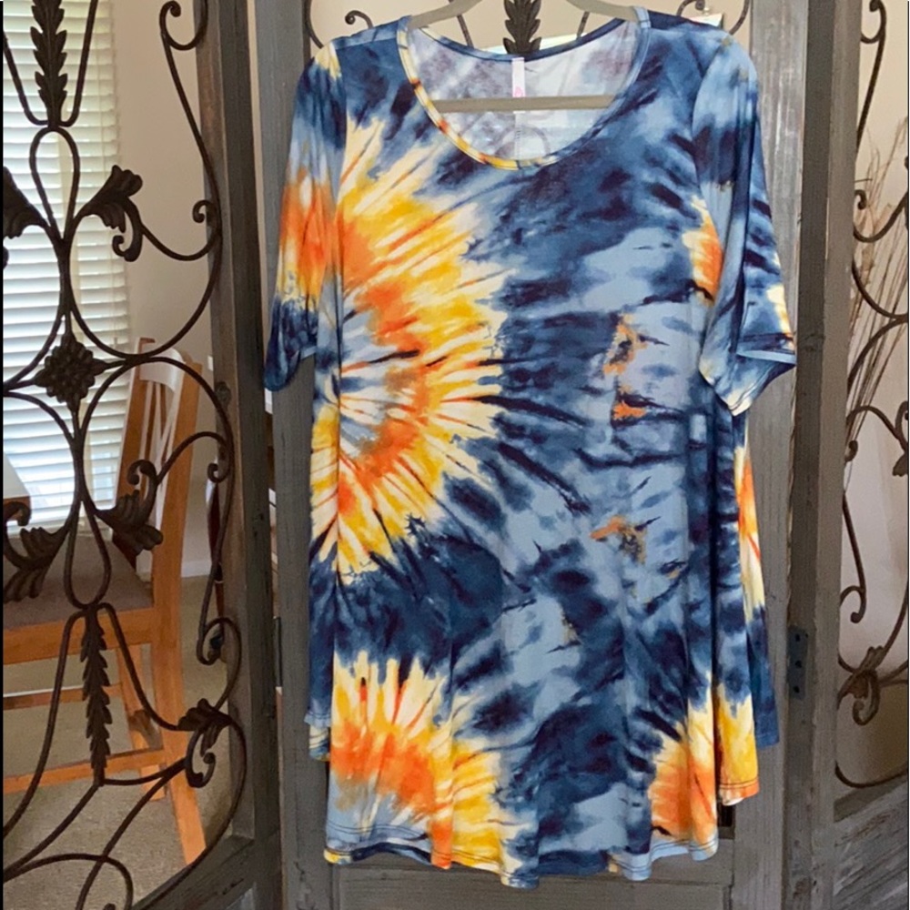 Plus size 5x fit more like 2x short sleeve tee